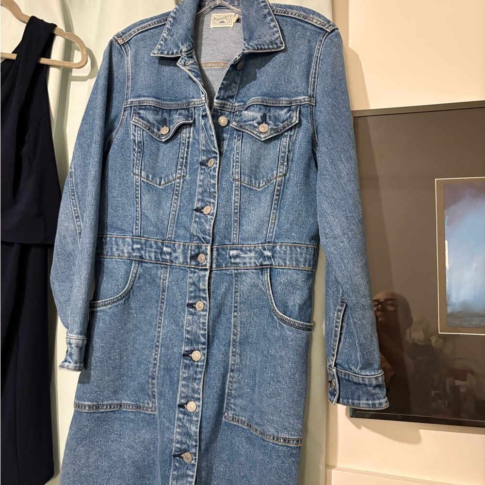 Faherty Blue Denim shirt dress Button-Front structured waist medium wash - Picture 3 of 6